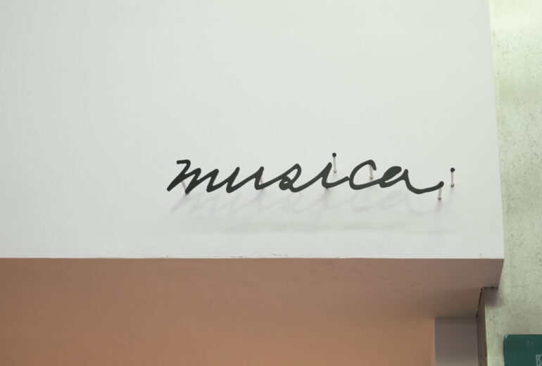 musica bread&coffee（セルフペイント）